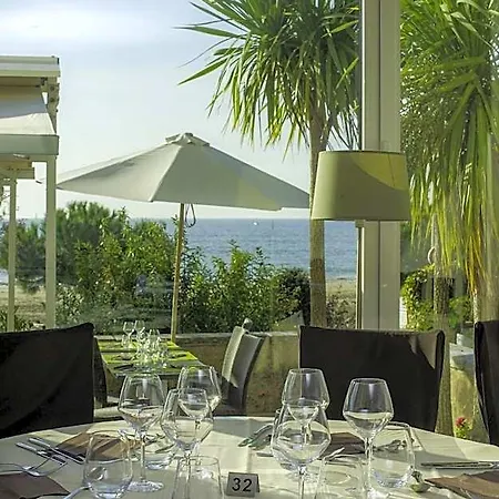 Hotel Bleues Caroline 3*