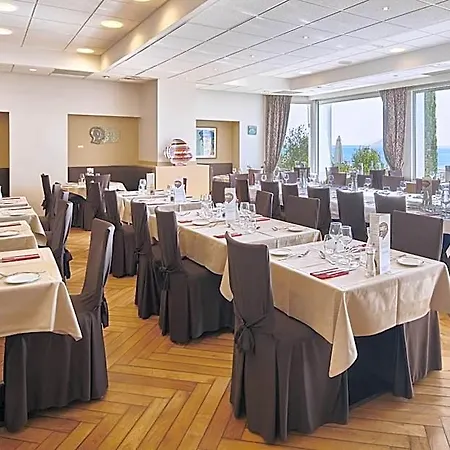 Bleues Caroline Hotel
