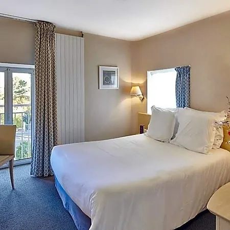 Hotel Bleues Caroline 3*