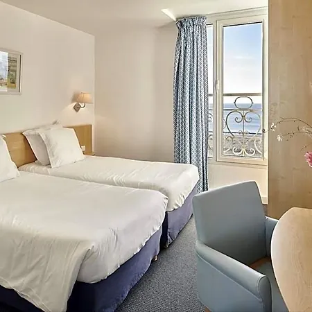 Hotel Bleues Caroline 3*