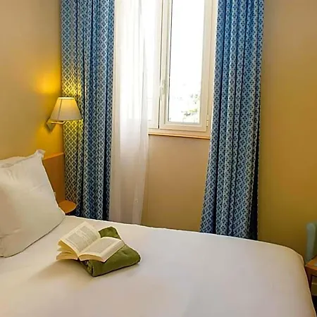 Bleues Caroline Hotel 3*